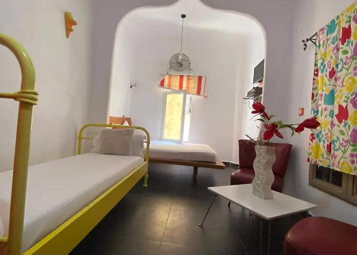 Hostal Valencia - Private Room With Bathroom